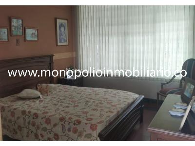 Casa de 5 alcobas en venta en La Castellana, Medellín, 315 m² · foto 6 de 14