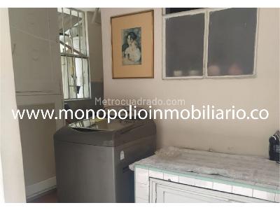 Casa de 5 alcobas en venta en La Castellana, Medellín, 315 m² · foto 9 de 14