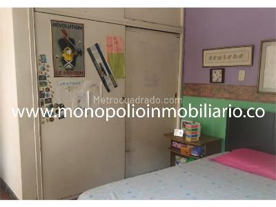 Casa de 5 alcobas en venta en La Castellana, Medellín, 315 m² · foto 10 de 14