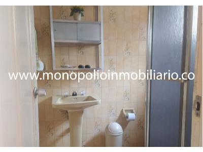 Casa de 5 alcobas en venta en La Castellana, Medellín, 315 m² · foto 13 de 14