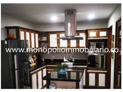 Casa de 3 alcobas en venta en San Antonio De Pereira, Rionegro, 140 m² · foto 2 de 17