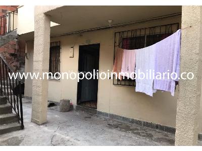 Casa de 5 alcobas en venta en San Javier, Medellín, 75 m² · foto 2 de 9