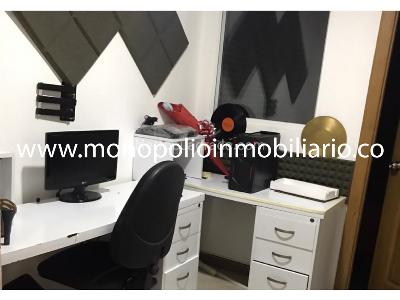 Casa de 5 alcobas en venta en Las Lomitas, Sabaneta, 395 m² · foto 9 de 19