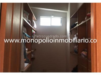 Casa de 5 alcobas en venta en Las Lomitas, Sabaneta, 395 m² · foto 10 de 19