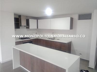 Apartamento de 3 alcobas en venta en Envigado, Medellín, 40 m² · foto 3 de 11