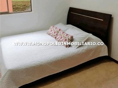 Apartamento de 3 alcobas en arriendo en El Poblado, Medellín, 40 m² · foto 9 de 12