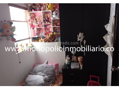 Apartamento de 4 alcobas en venta en Laureles, Medellín, 140 m² · foto 9 de 13