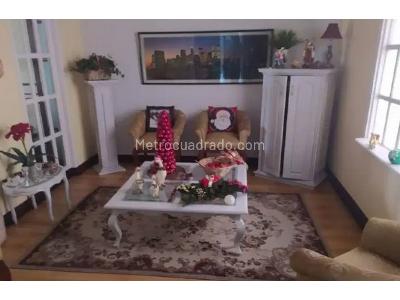Casa de 4 alcobas en venta en La Castellana, Medellín, 306 m² · foto 3 de 17