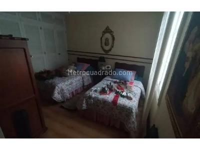 Casa de 4 alcobas en venta en La Castellana, Medellín, 306 m² · foto 6 de 17