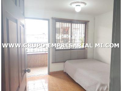 Casa de 4 alcobas en venta en La Castellana, Medellín, 252 m² · foto 12 de 18