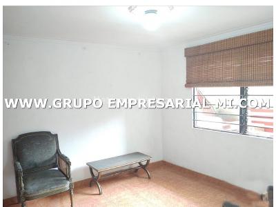 Casa de 4 alcobas en venta en La Castellana, Medellín, 252 m² · foto 15 de 18