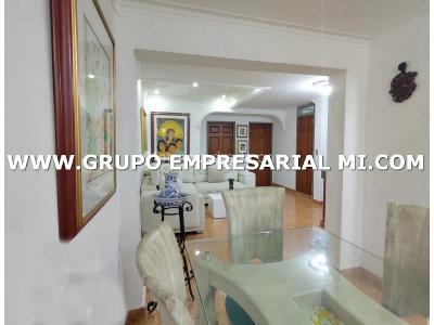 Casa de 4 alcobas en venta en La Castellana, Medellín, 252 m² · foto 3 de 18