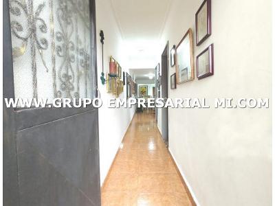 Casa de 4 alcobas en venta en La Castellana, Medellín, 252 m² · foto 7 de 18