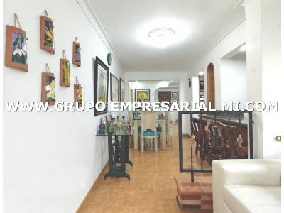 Casa de 4 alcobas en venta en La Castellana, Medellín, 252 m² · foto 8 de 18