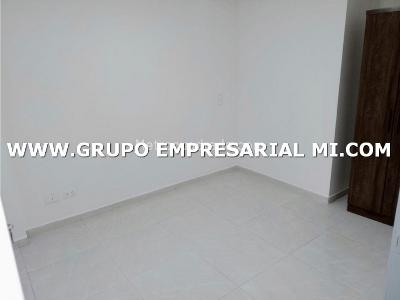 Apartamento de 5 alcobas en venta en Estadio, Medellín, 165 m² · foto 4 de 15