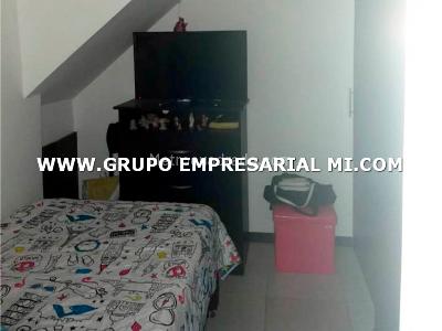 Casa de 5 alcobas en venta en Robledo, Medellín, 80 m² · foto 5 de 11