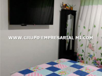 Casa de 5 alcobas en venta en Robledo, Medellín, 80 m² · foto 9 de 11