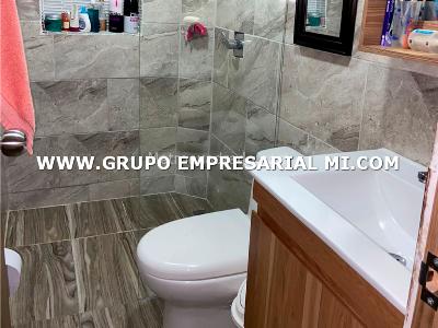Casa de 5 alcobas en venta en Robledo, Medellín, 80 m² · foto 10 de 11