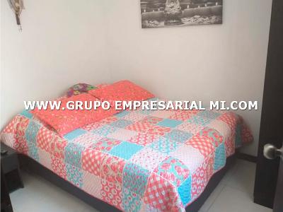Casa de 5 alcobas en venta en Robledo, Medellín, 80 m² · foto 3 de 11
