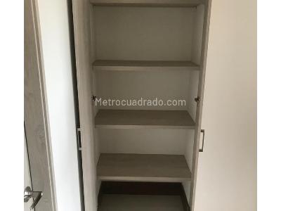 Apartamento de 2 alcobas en venta en Las Lomitas, Sabaneta, 78 m² · foto 2 de 20