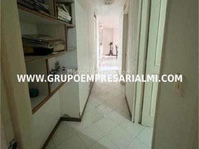 Apartamento de 3 alcobas en venta en Los Colores, Medellín, 70 m² · foto 6 de 12