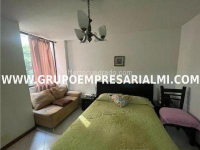 Apartamento de 3 alcobas en venta en Los Colores, Medellín, 70 m² · foto 8 de 12