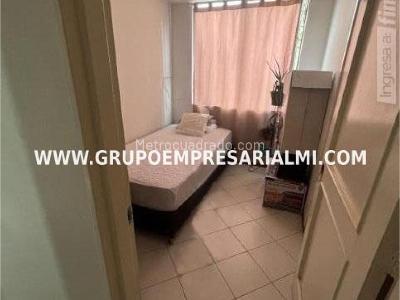 Apartamento de 3 alcobas en venta en Los Colores, Medellín, 70 m² · foto 9 de 12