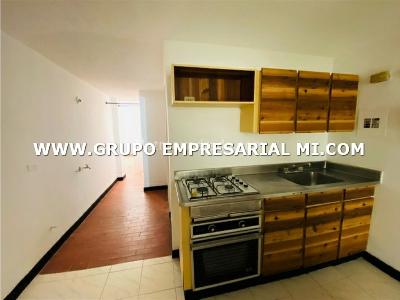Apartamento en venta en Laureles, Medellín · foto 2 de 13
