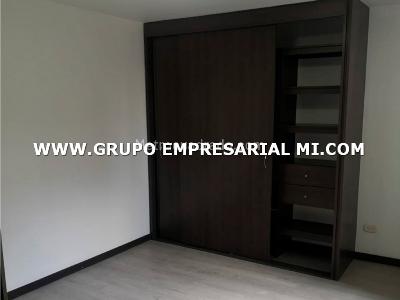 Apartamento en venta en Los Colores, Medellín · foto 3 de 9