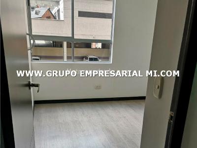 Apartamento en venta en Los Colores, Medellín · foto 4 de 9