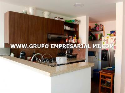 Apartamento de 2 alcobas en venta en Esmeralda, Envigado, 84 m² · foto 2 de 9