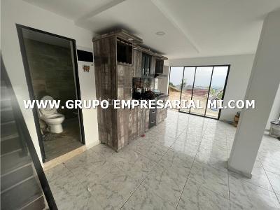 Casa de 3 alcobas en venta en San Cristobal, Medellín, 170 m² · foto 3 de 9