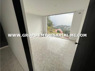 Casa de 3 alcobas en venta en San Cristobal, Medellín, 170 m² · foto 5 de 9