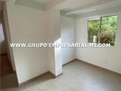 Apartamento de 3 alcobas en venta en Las Lomitas, Sabaneta, 60 m² · foto 9 de 12