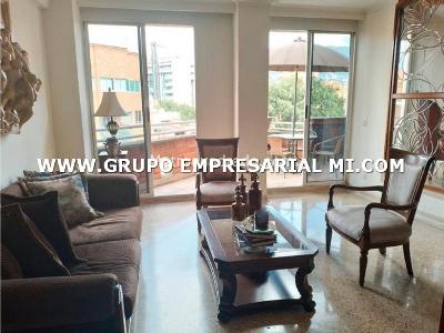 Apartamento de 4 alcobas en venta en Laureles, Medellín, 320 m² · foto 4 de 11