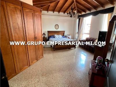 Apartamento de 4 alcobas en venta en Laureles, Medellín, 320 m² · foto 9 de 11