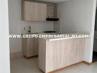 Apartamento de 2 alcobas en venta en Alicate, Itagüí, 56 m² · foto 2 de 18