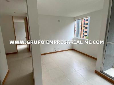 Apartamento de 2 alcobas en venta en Alicate, Itagüí, 56 m² · foto 4 de 18