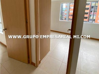 Apartamento de 2 alcobas en venta en Alicate, Itagüí, 56 m² · foto 7 de 18