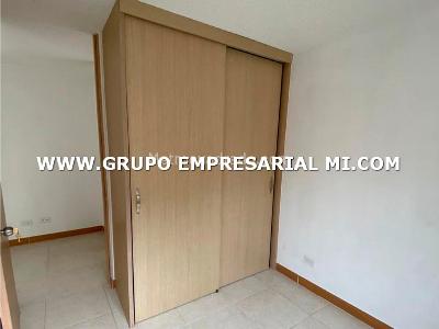 Apartamento de 2 alcobas en venta en Alicate, Itagüí, 56 m² · foto 8 de 18