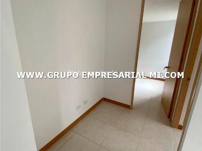 Apartamento de 2 alcobas en venta en Alicate, Itagüí, 56 m² · foto 9 de 18