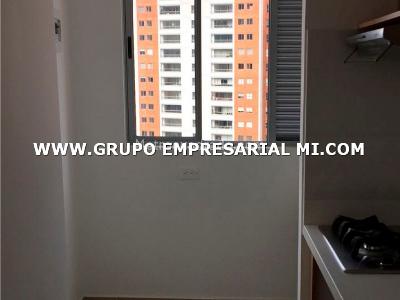 Apartamento de 3 alcobas en venta en Tres Esquinas, Sabaneta, 80 m² · foto 3 de 8