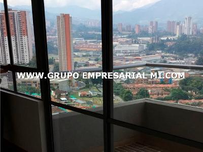 Apartamento de 3 alcobas en venta en Tres Esquinas, Sabaneta, 80 m² · foto 4 de 8