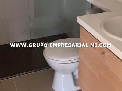 Apartamento de 3 alcobas en venta en Tres Esquinas, Sabaneta, 80 m² · foto 6 de 8