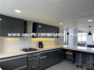 Apartamento de 4 alcobas en venta en El Poblado, Medellín, 290 m² · foto 2 de 20