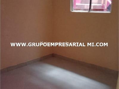Casa de 5 alcobas en arriendo en El Salvador, Medellín, 120 m² · foto 3 de 10