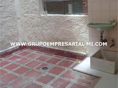 Casa de 5 alcobas en arriendo en El Salvador, Medellín, 120 m² · foto 10 de 10