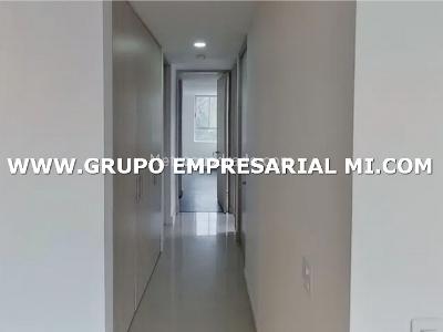 Apartamento de 3 alcobas en venta en Las Lomitas, Sabaneta, 91 m² · foto 10 de 18