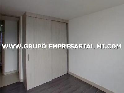 Apartamento de 3 alcobas en venta en Las Lomitas, Sabaneta, 91 m² · foto 11 de 18