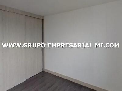 Apartamento de 3 alcobas en venta en Las Lomitas, Sabaneta, 91 m² · foto 12 de 18